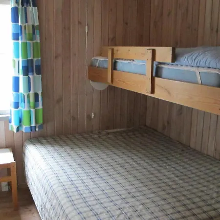 Three-bedroom Holiday In Idestrup 5 Bøtø By