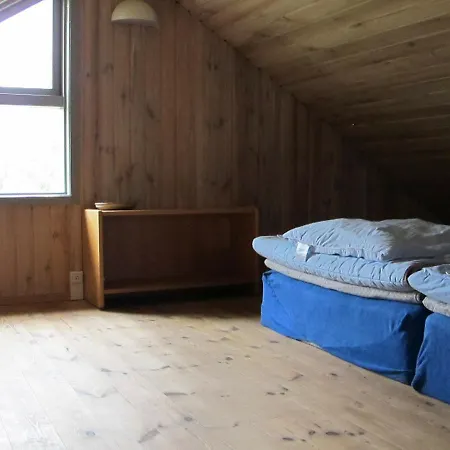 Three-bedroom Holiday In Idestrup 5 Bøtø By
