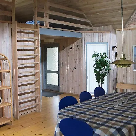 Three-bedroom Holiday In Idestrup 5 Semesterbostad Bøtø By