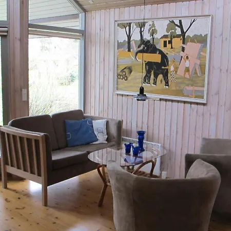 Semesterbostad Three-bedroom Holiday In Idestrup 5 Bøtø By