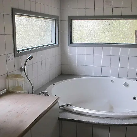 Three-bedroom Holiday In Idestrup 5 Semesterbostad Bøtø By